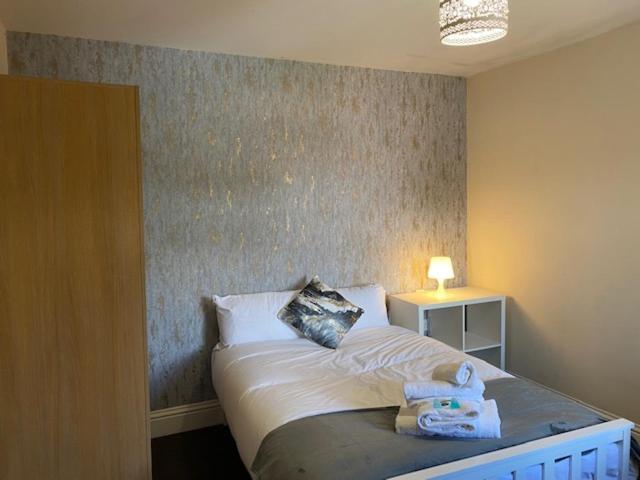 Berks Luxury Serviced Apartments,5 Bedrooms, 5 Double Beds, 2 Bathrooms, Free Super Fast Wifi & Parking Earley Экстерьер фото