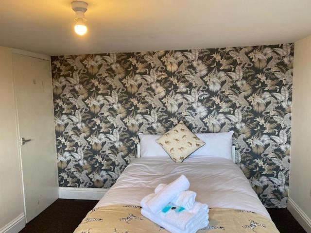 Berks Luxury Serviced Apartments,5 Bedrooms, 5 Double Beds, 2 Bathrooms, Free Super Fast Wifi & Parking Earley Экстерьер фото