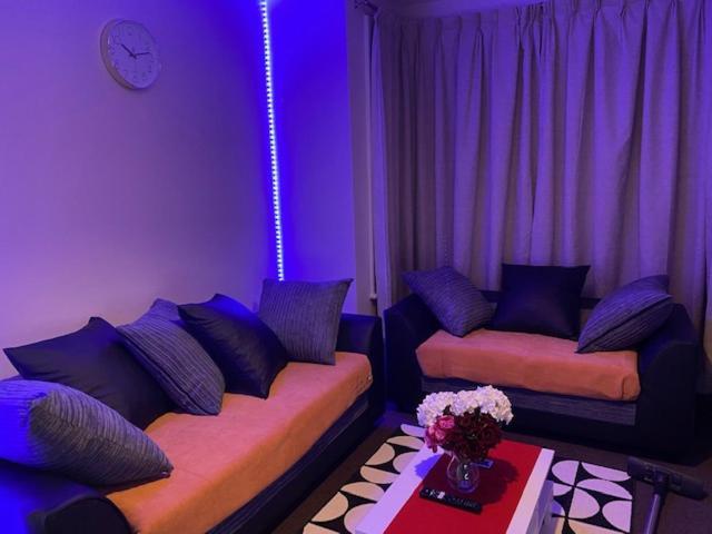 Berks Luxury Serviced Apartments,5 Bedrooms, 5 Double Beds, 2 Bathrooms, Free Super Fast Wifi & Parking Earley Экстерьер фото